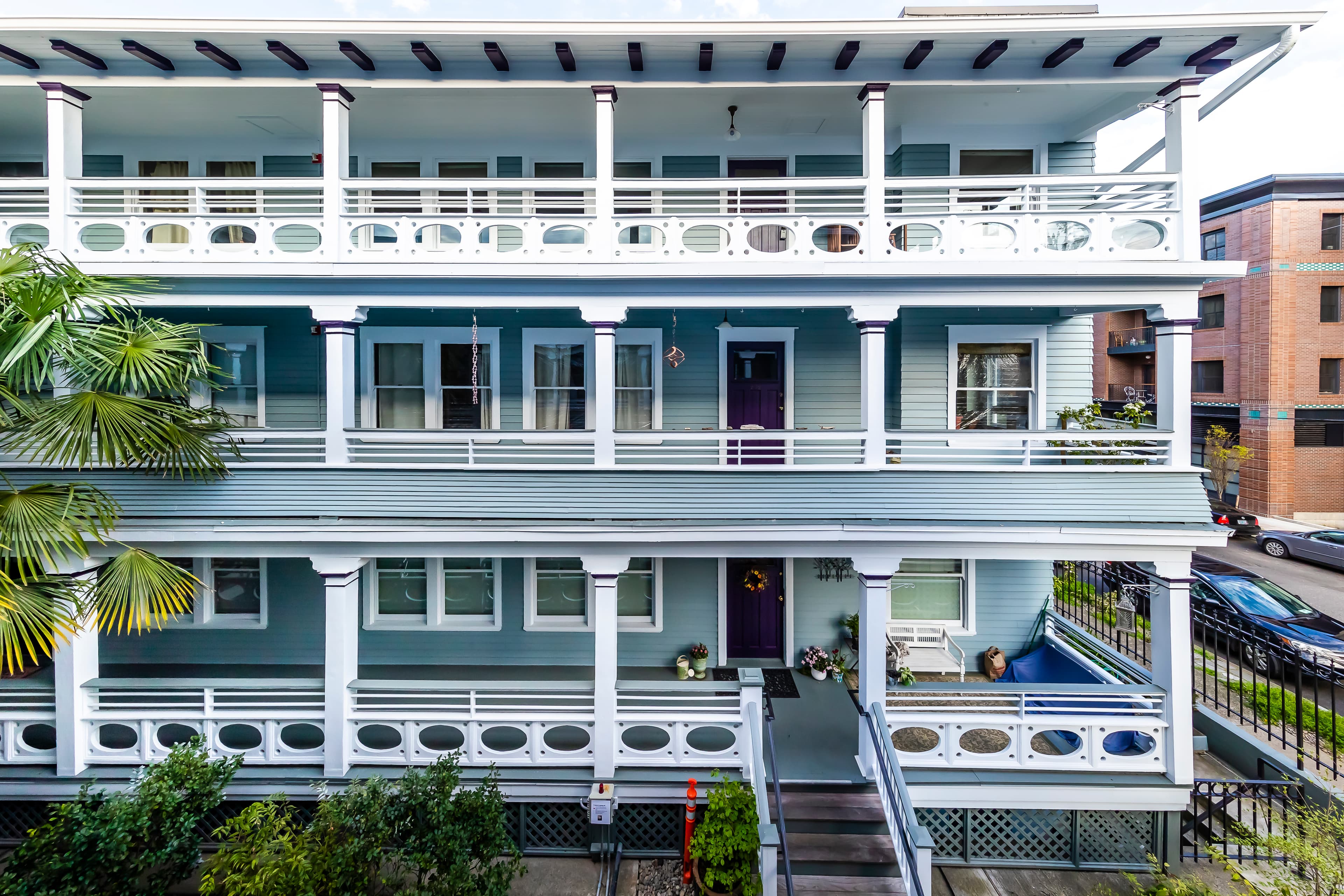 Commercial storefront exterior repaint